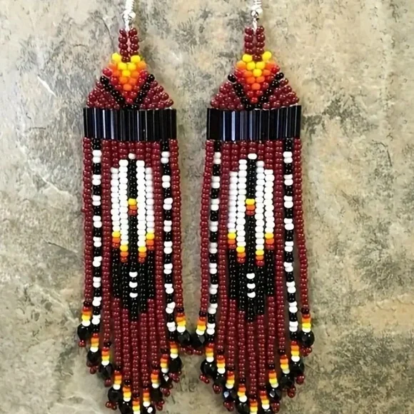 Elegant Beaded Earrings in Red and Black - Picture 1 of 2
